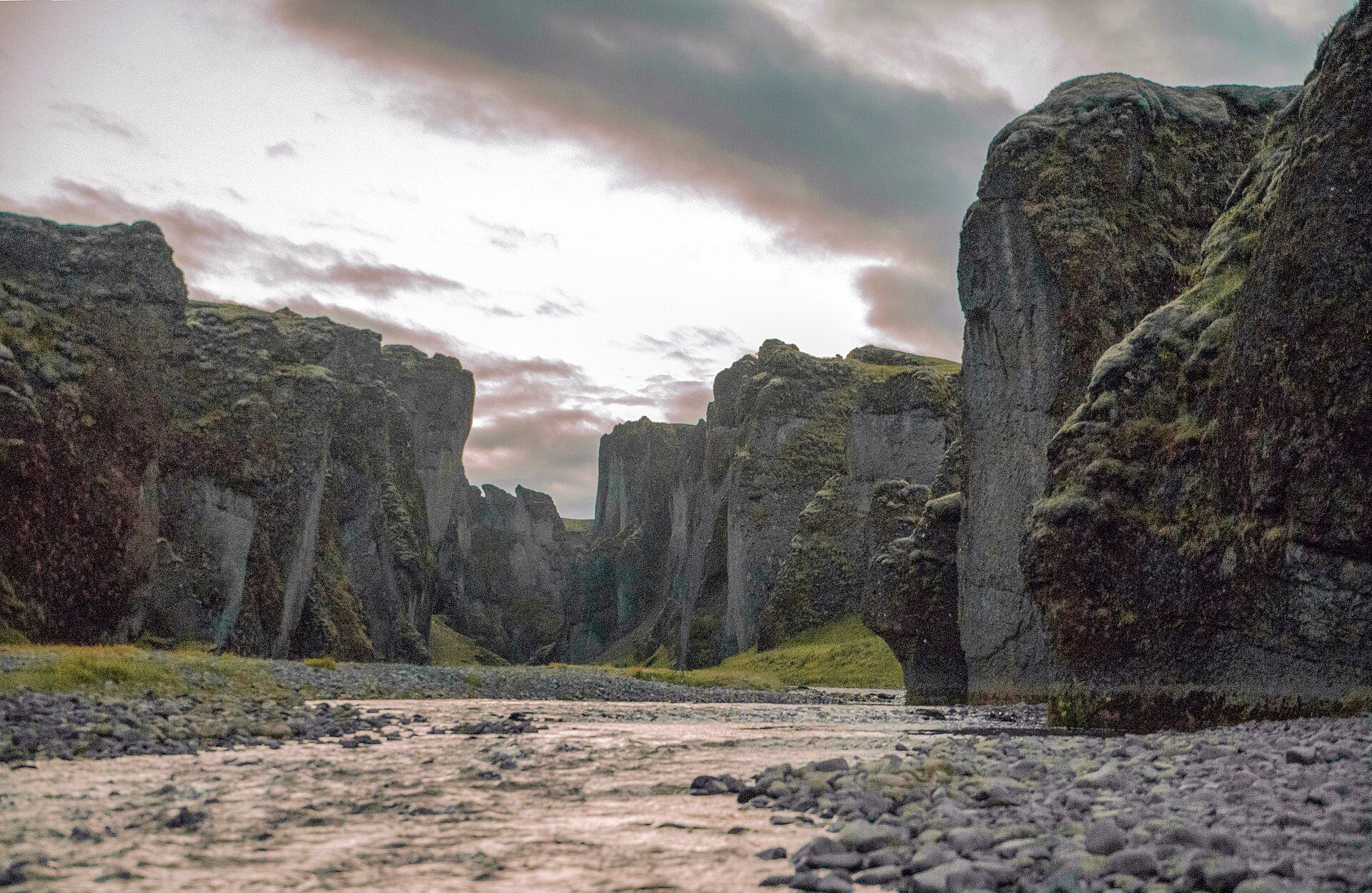 Fjaðrárgljúfur, Near Kirkjubæjarklaustur, South Iceland