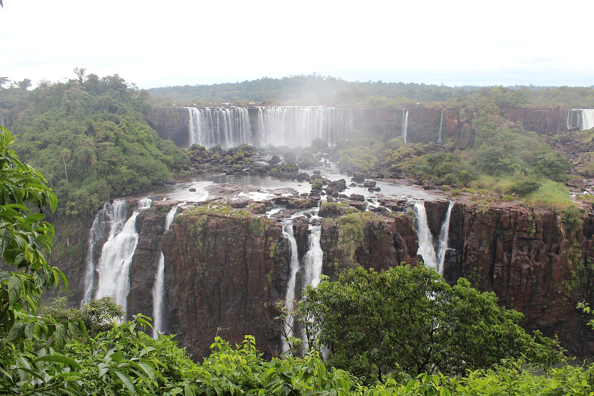 Iguazú Falls, Paraná, Brazil / Misiones, Argentina border